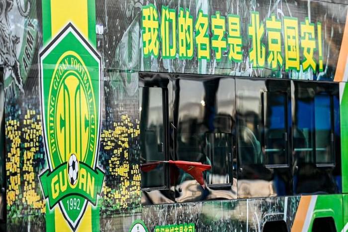内维尔说道：“曼城表现还是很稳定，但他们丢分越多，给其他人带来的鼓励就越大，人们就越会认为英超有机会发生一些事情。